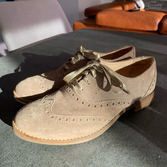 Tan suede all leather with satin laces, ladies size 7, could fit 6.5- like new - Picture 1 of 4